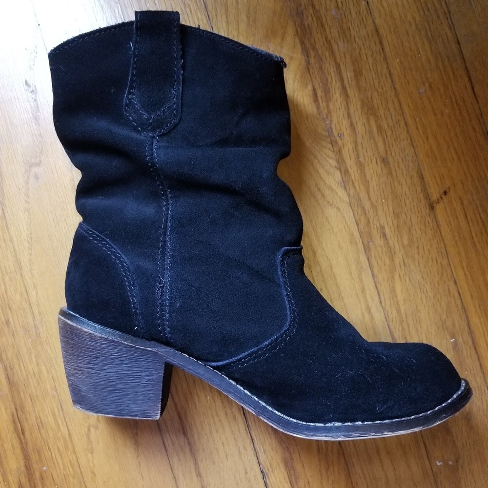 Black Steve Madden Western Style Boots 👢